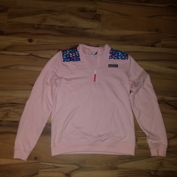 Vineyard Vines Other - Vineyard Vines 1/4 zip, whale detail
